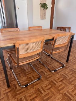 Chairs like cesca