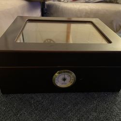 Wood & Glass Top Cigar Humidor – Hygrometer Included