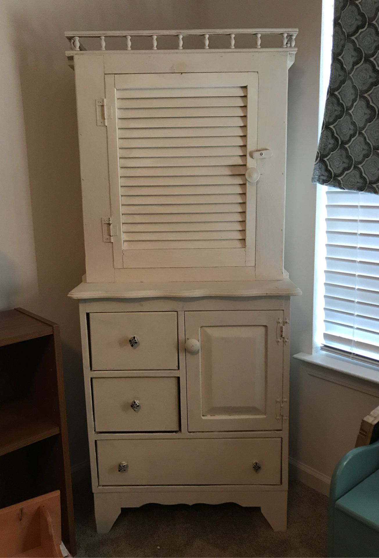 White Cabinet