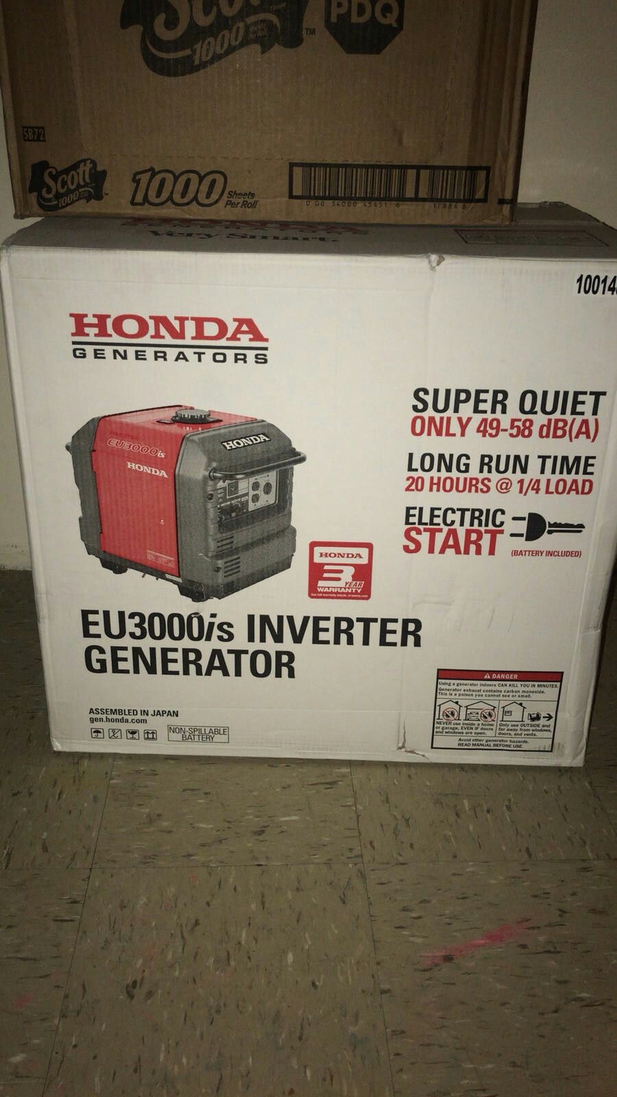 Honda es3000 is generator (new)
