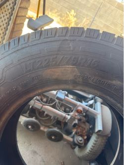 FREE LT225/75R16 Tires (DOT 0801)