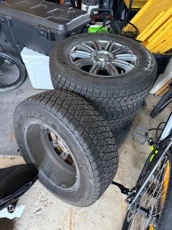 Bridgestone Blizzak Winter Tires w. Rims