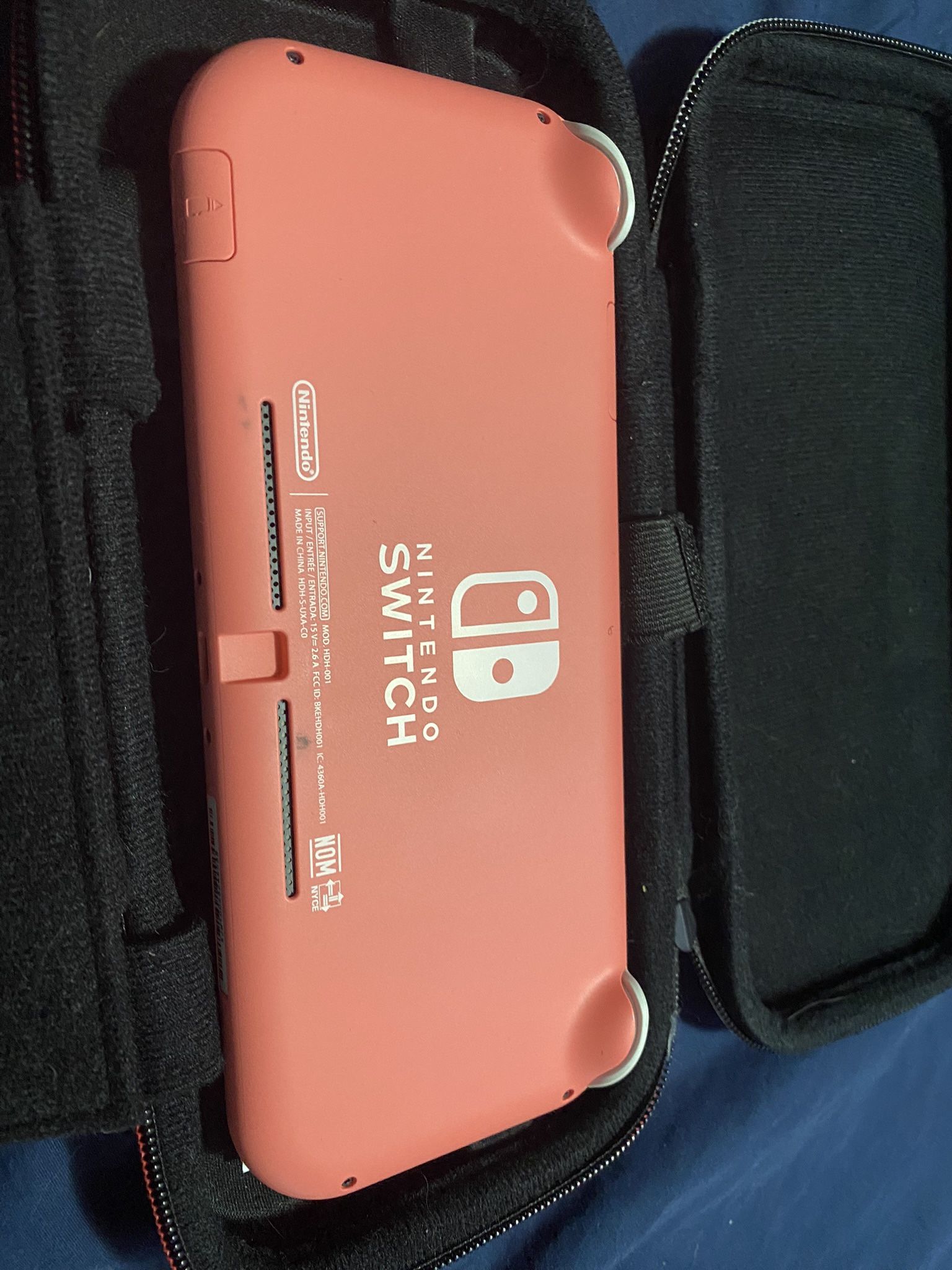 Nintendo Switch Lite Coral Edition