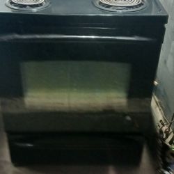 G.E Refrigerator  And Stove 