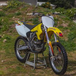 2004 SUZUKI RMZ 250