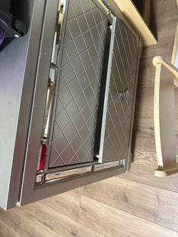 Dresser/nightstand