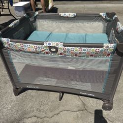 Graco Pack And Play Portable Crib