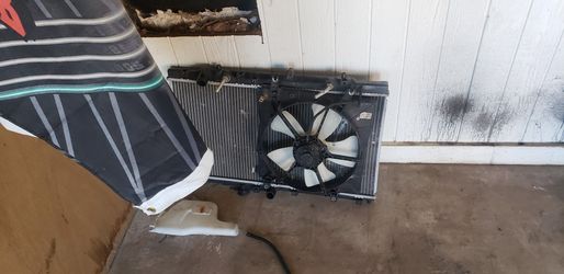 94/97 accord automatic with fan and resivor radiator