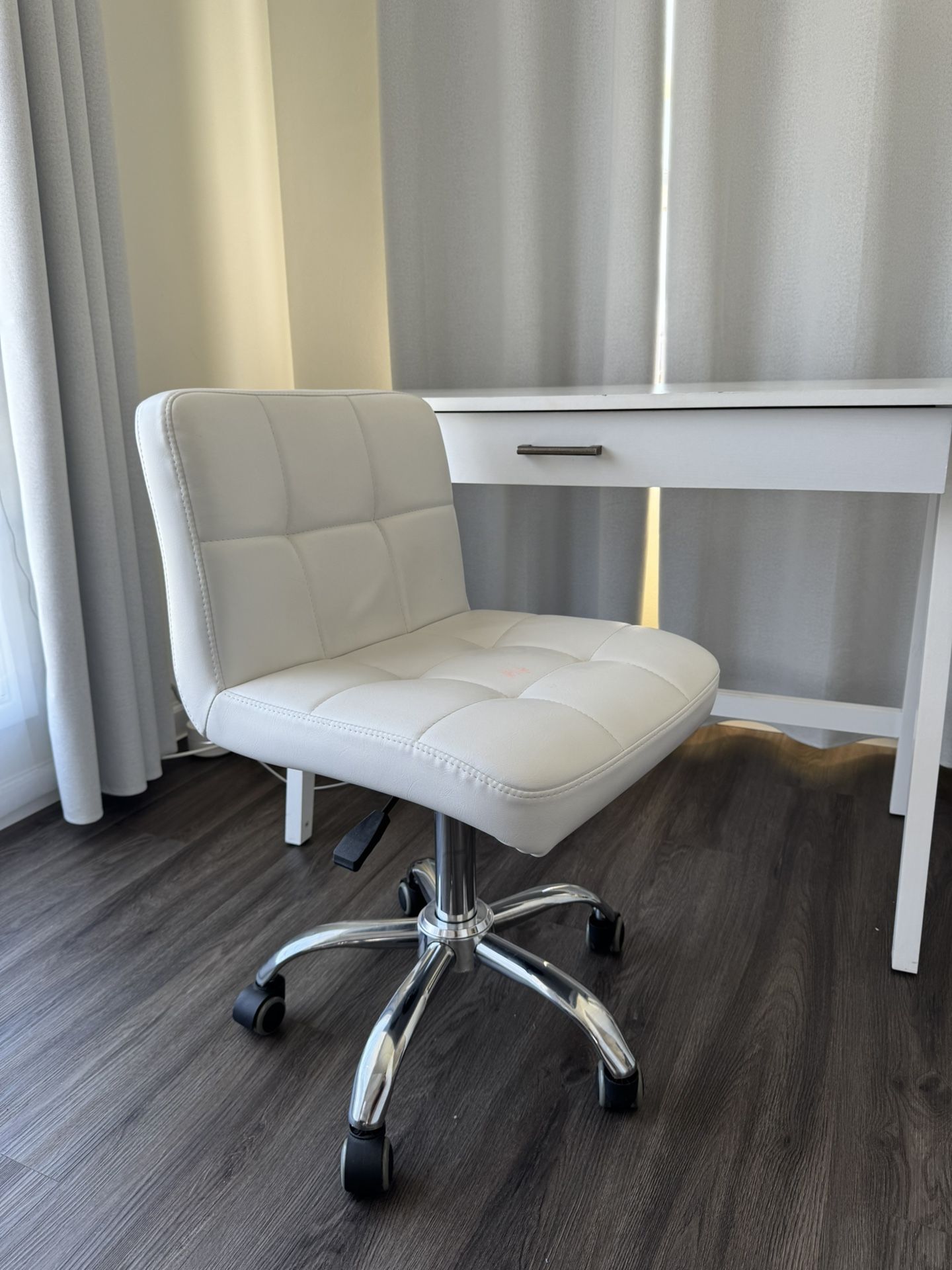 Office Desk Chair, Adjustable Rolling Task Chair with Backrest for Office, Home, Computer, 360°, Swivel, Armless