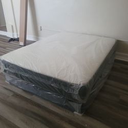 NEW FULL-SIZE MATTRESS AND BOX SPRING 💤