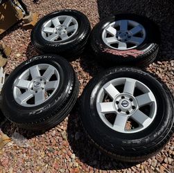 Nissan Titan Stock wheels