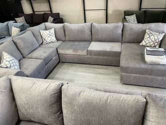 U-SHAPED SECTIONAL