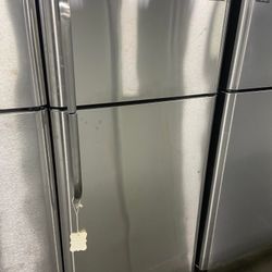 Frigidaire Top Freezer Refrigerator Stainless 