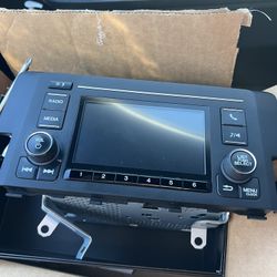 $60 - Honda Civic Factory Audio System 