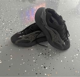 Adidas Yeezy 700V3 Alvah