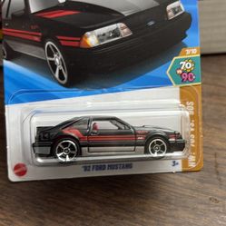 Hot Wheels 2025 Case F '92 Ford Mustang Black -