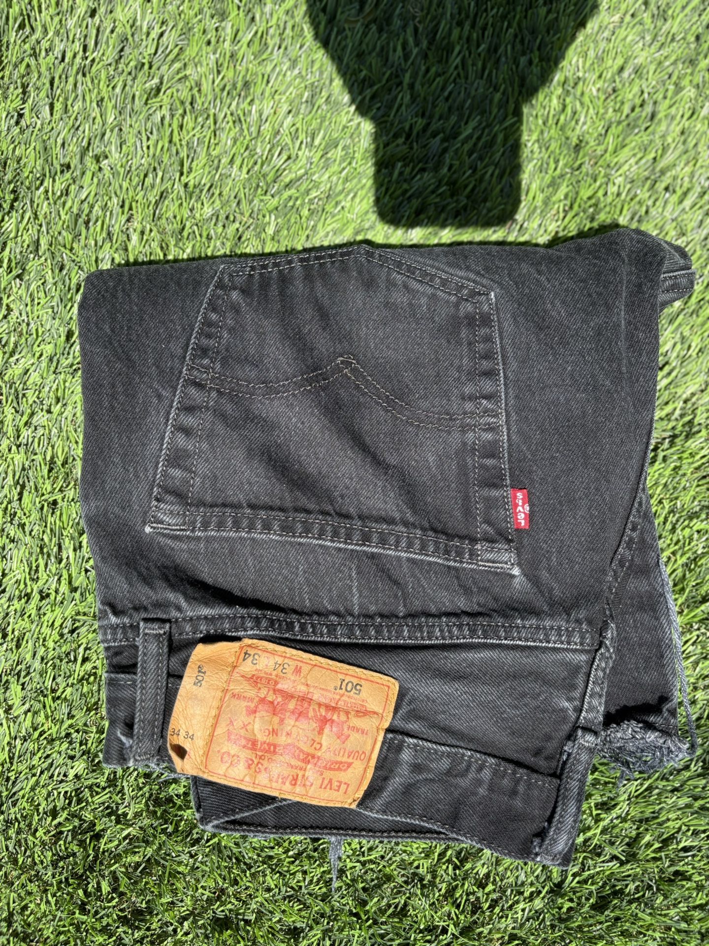 Levi’s 501 Jeans 34x34 – Distressed Hem & Details