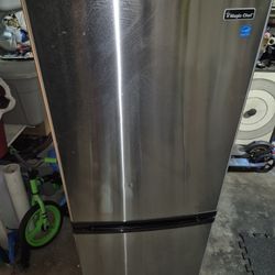 Magic Chef Refrigerator Mini 9.2 Cu
