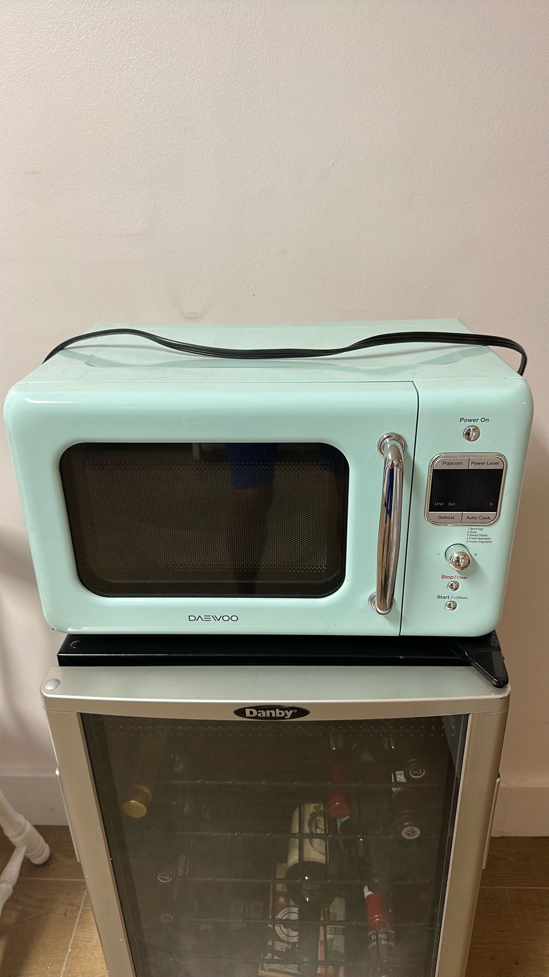 Daewoo Retro Microwave 