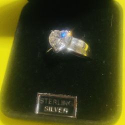 Sterling Ring W Heart Shaped Lab Diamond