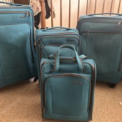 4 Piece Luggage Set 