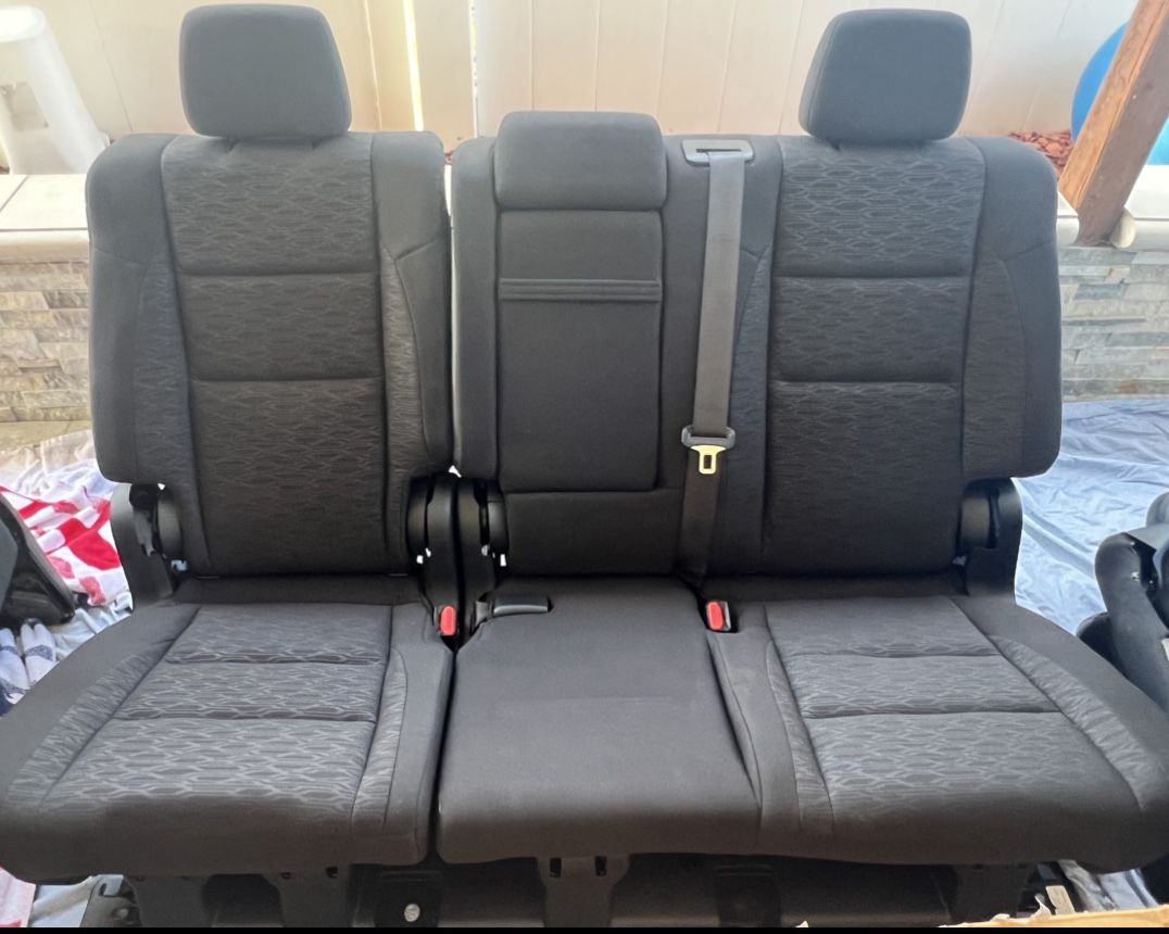 Ford Explorer 2n row Seats
