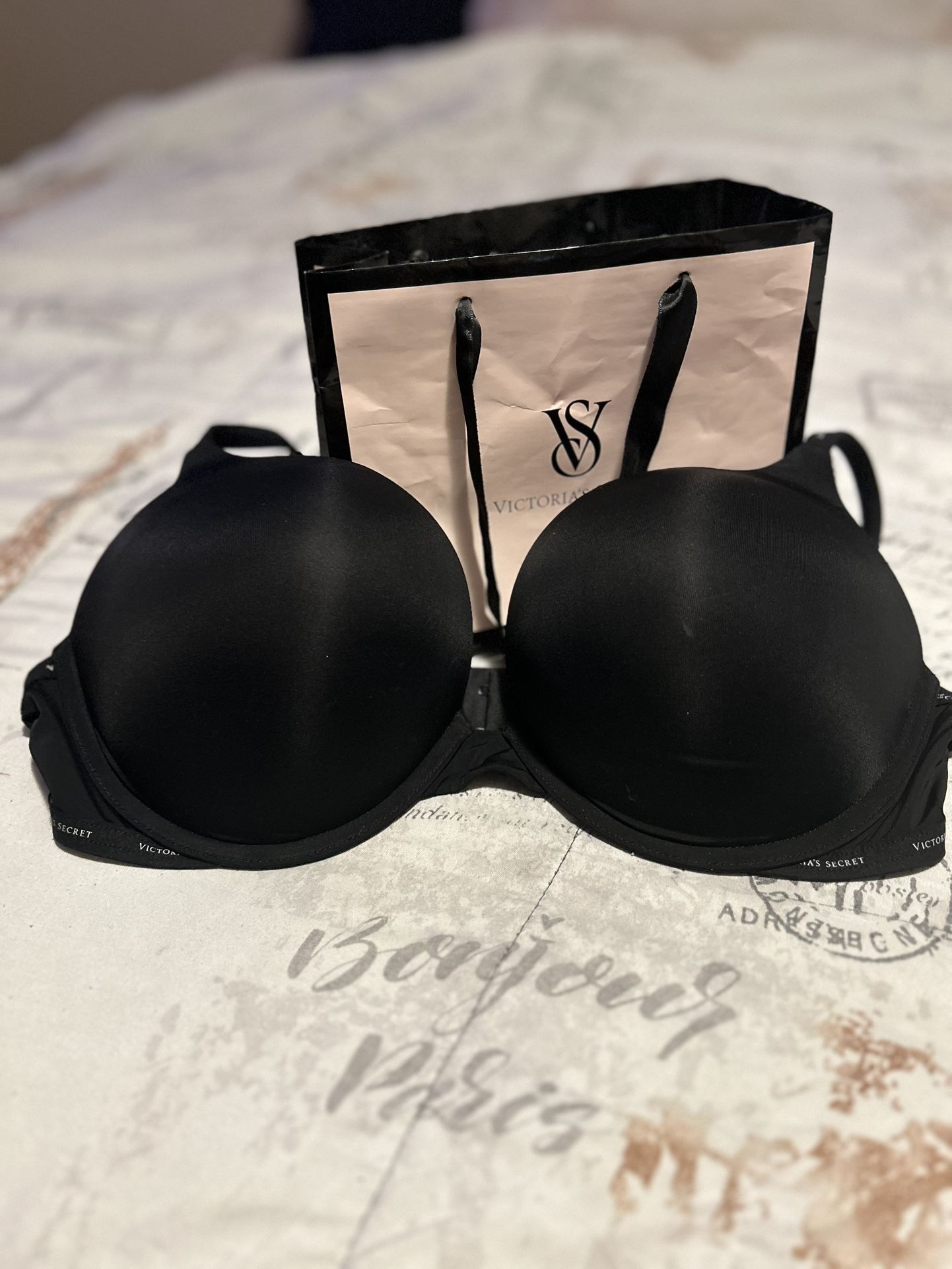 Victoria Secret Push Up Tshirt Bra & Very Sexy Parfume