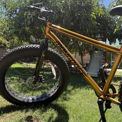 Mongoose Argus Fat Tire Bike – Excellent Condition – Copper Color