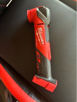M18 FUEL 18V Lithium-lon Cordless Brushless Oscillating MultiTool (Tool-Only)