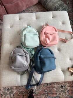 Mini neoprene backpacks 🎒