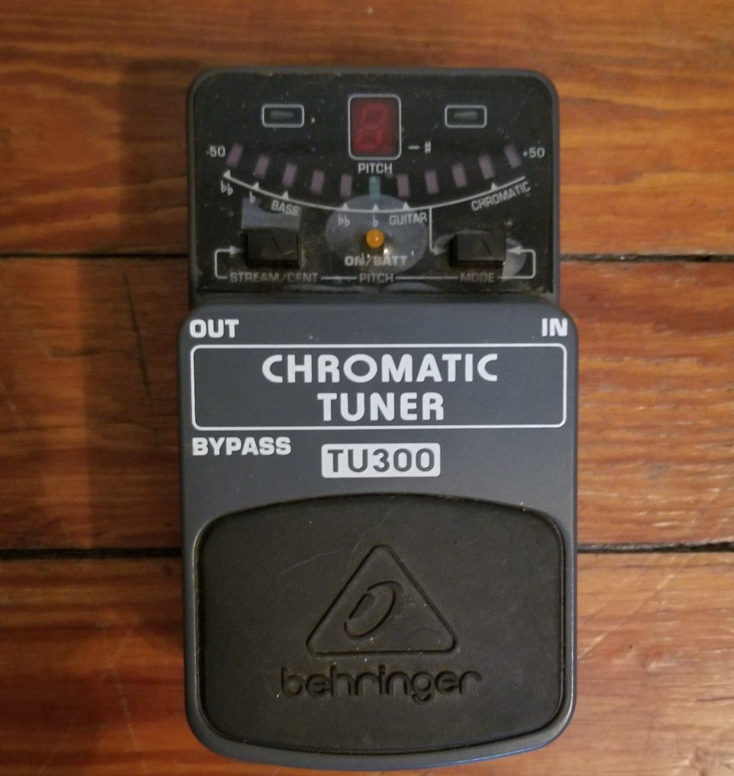 Behringer tuner pedal