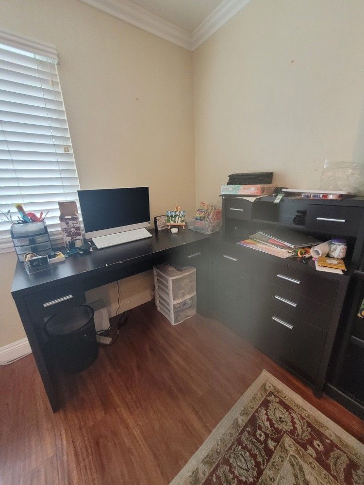 Corner Desk