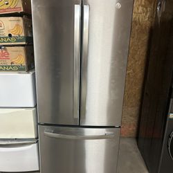 REFRIGERATOR 