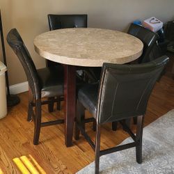 5-Piece Dining Set in great condition