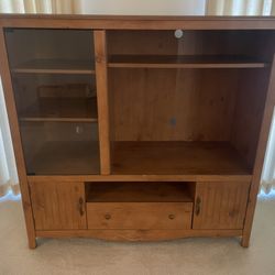 Entertainment center