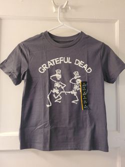 Gray T shirt. Halloween Shirt. Skeletons. Camisa.  Esqueletos. For Kids. Para Niños