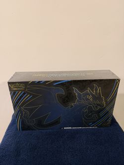Pokémon Phantasmal Flames Mega Charizard Ultra Premium Collection
