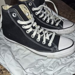 Chuck Taylor's Men Size 8