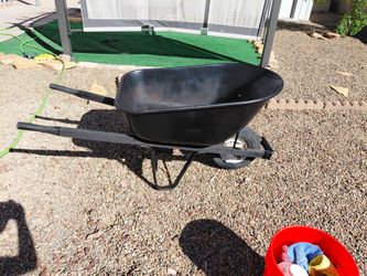Black Steel Wheelbarrow Single Wheel