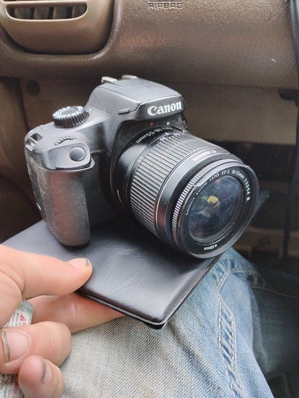 Canon  Rebel T100 Camera