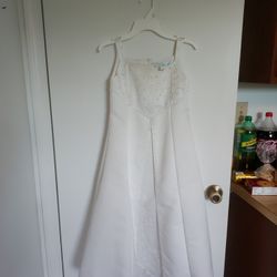 BEAUTIFUL  WHITE POLYESTER  LONG DRESS WITH JACKET SIZE. 8. $30.00