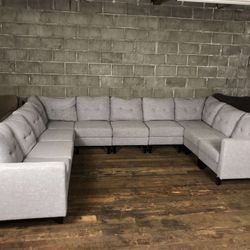 Grey Adjustable Wrap Around Sectional Couch “WE DELIVER”