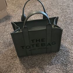Only Used Once Marc Jacob The Tote bag In Sold green authentic No Box Or Bag 