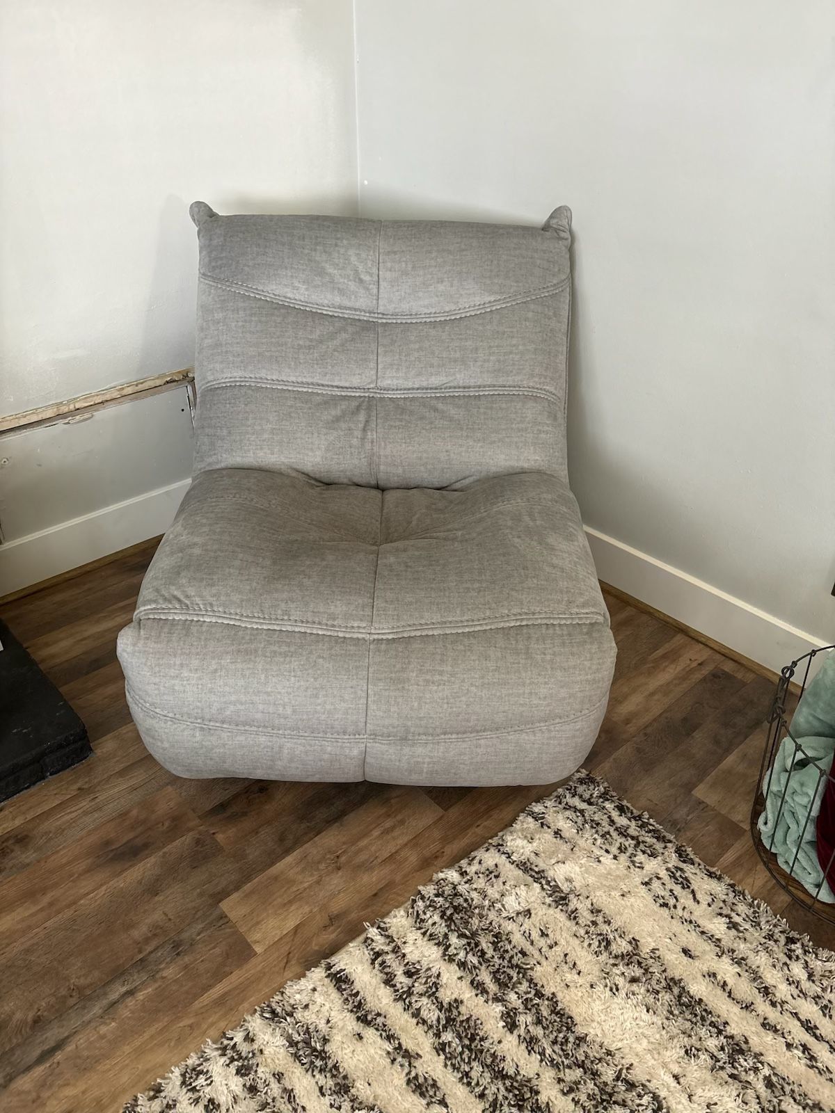 Compact Lounge Recliner