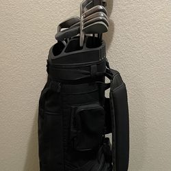 TaylorMade Hogan Golf Club Set w/Bag (RH)