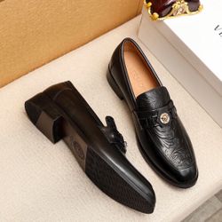 Versace Men’s Leather Shoes With Box 2026 New 