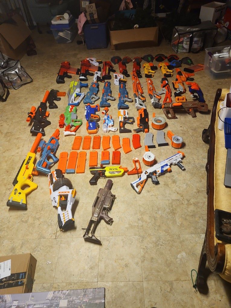 45 Nerf Guns 20 Mags 10 Masks