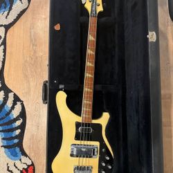 1981 Rickenbacker 4001 White