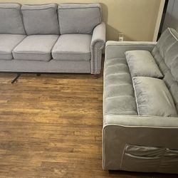2 couches (1 transforms into bed)