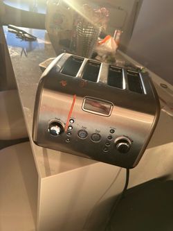 Toaster just needs to be wiped down
